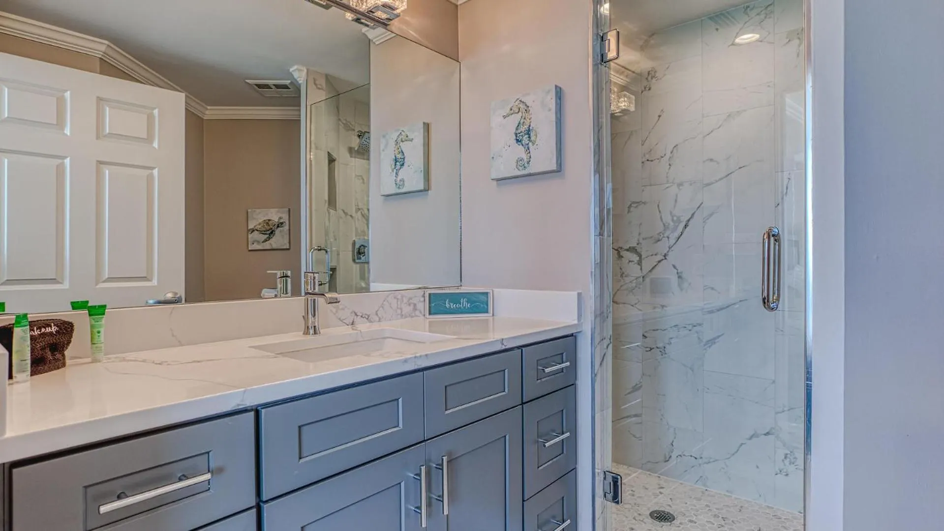 St Maarten 1207 A Completely Remodeled Beach Front Condo At Silver Shells 12Th Floor Sleeps 8 Destin Holiday home