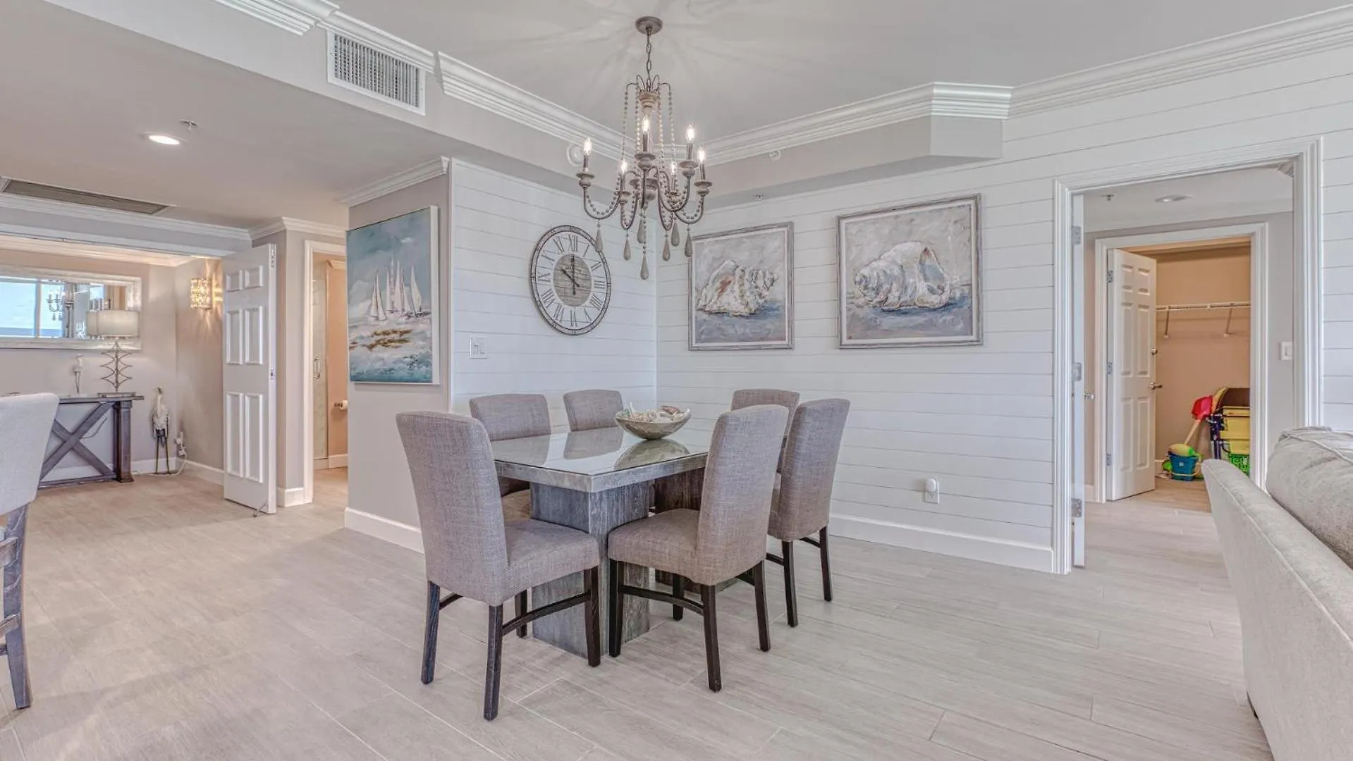 Holiday home St Maarten 1207 A Completely Remodeled Beach Front Condo At Silver Shells 12Th Floor Sleeps 8 Destin