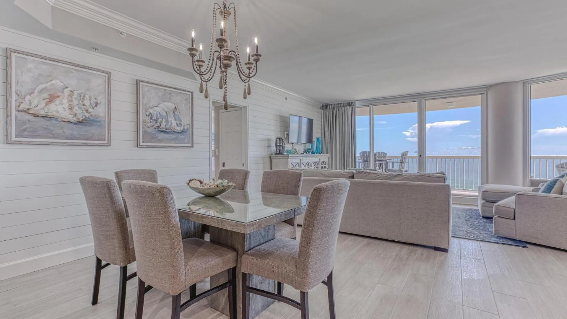 St Maarten 1207 A Completely Remodeled Beach Front Condo At Silver Shells 12Th Floor Sleeps 8 Destin