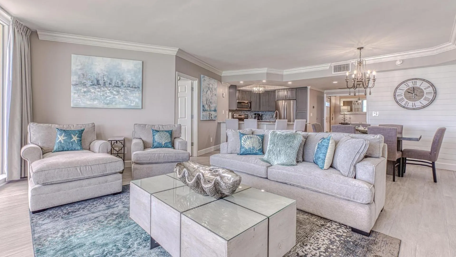 Holiday home St Maarten 1207 A Completely Remodeled Beach Front Condo At Silver Shells 12Th Floor Sleeps 8 Destin
