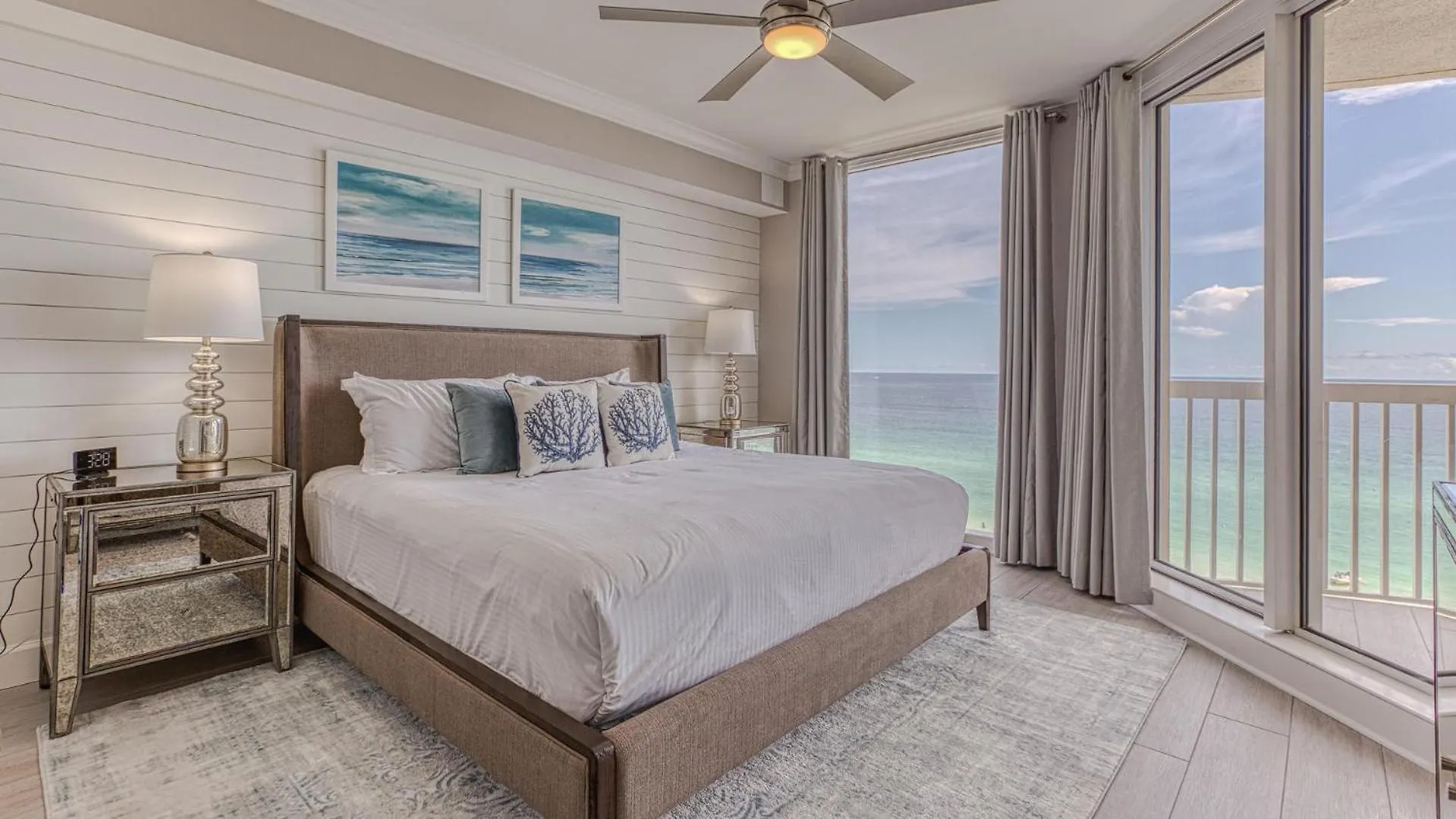 St Maarten 1207 A Completely Remodeled Beach Front Condo At Silver Shells 12Th Floor Sleeps 8 Destin United States